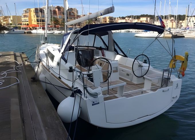Beneteau Oceanis 38