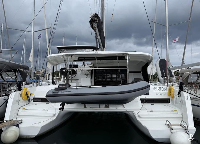 Lagoon 42