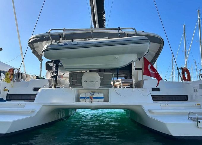 Lagoon 42