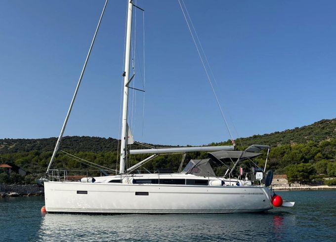 Bavaria 37 Cruiser Style