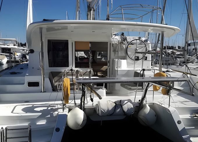 Lagoon 39