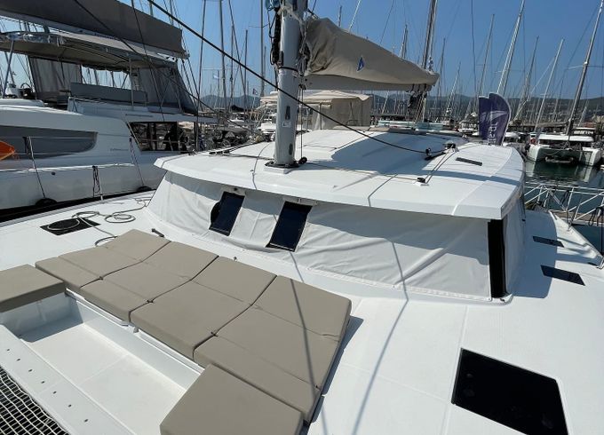 Fountaine Pajot Astrea 42