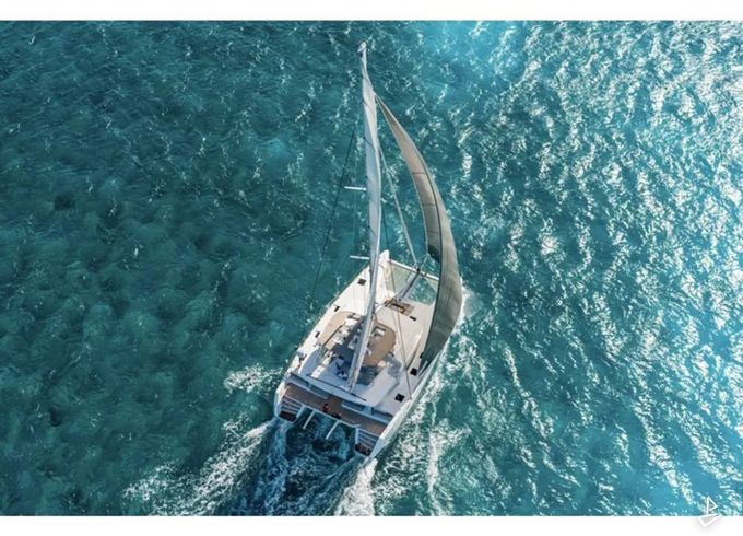 Lagoon 52