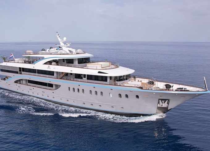 Custom Made Motoryacht