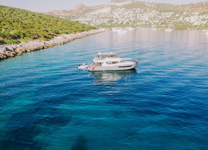 Custom Made Motoryacht