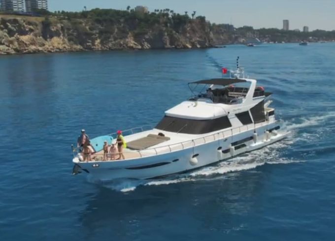Custom Made Motoryacht