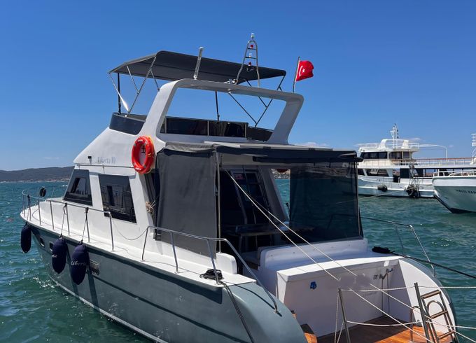 Custom Made Motoryacht