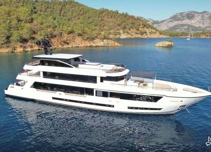 Custom Made Motoryacht