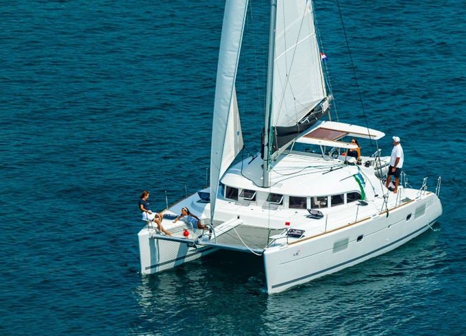 Lagoon 380