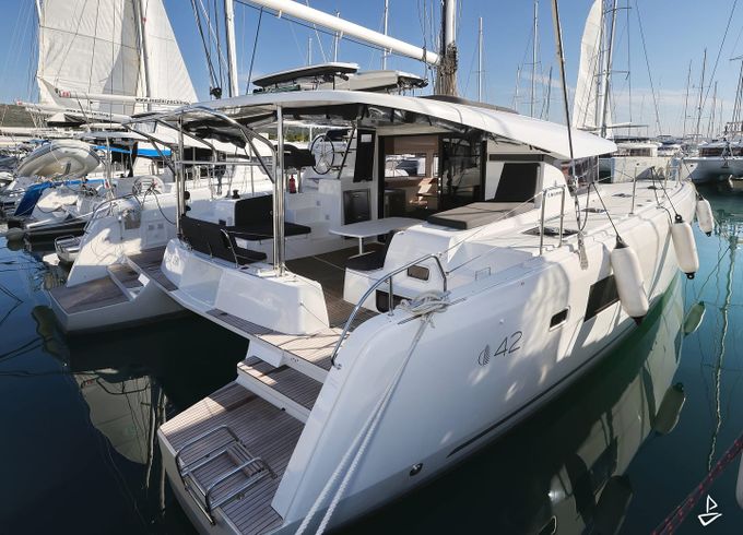 Lagoon 42