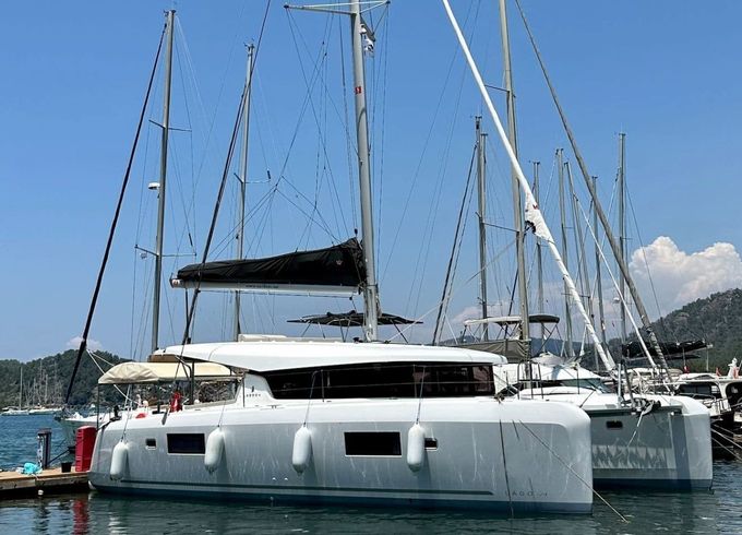 Lagoon 42