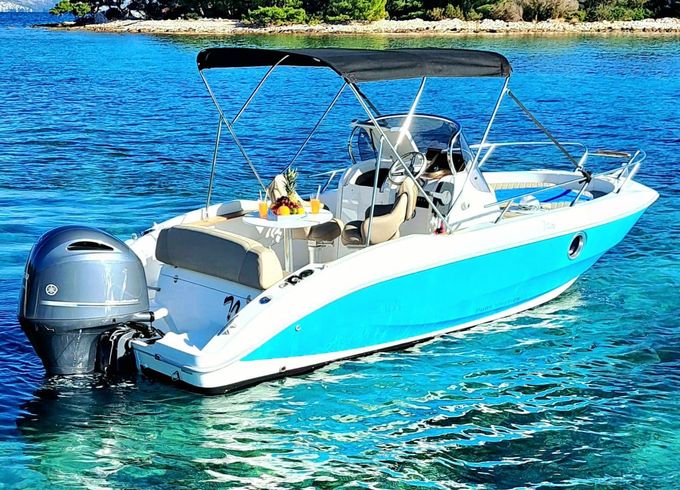 Sessa Marine Key Largo 26