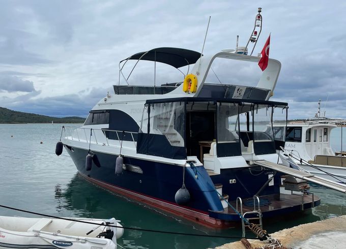 Custom Made Motoryacht