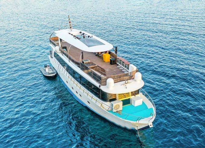 Custom Made Motoryacht