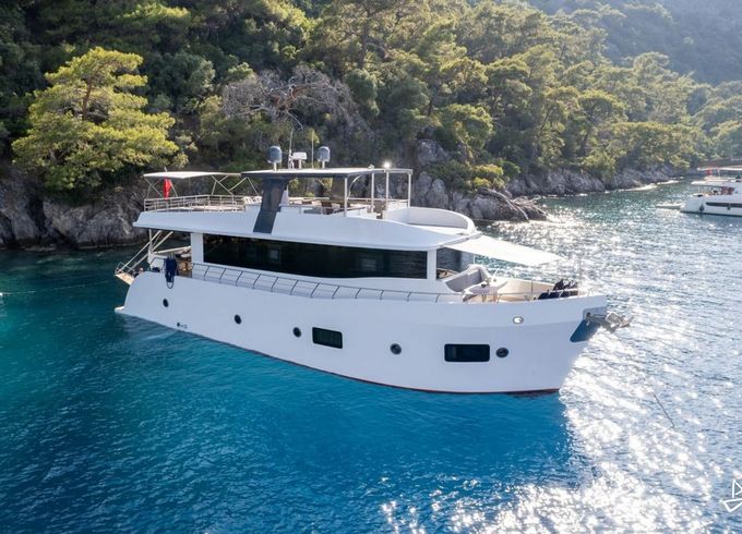 Custom Made Motoryacht
