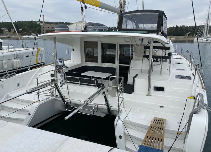 Lagoon 39