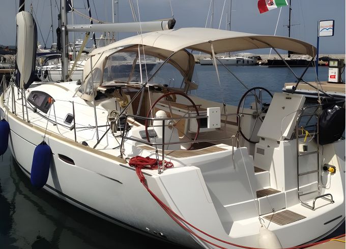 Beneteau Oceanis 43