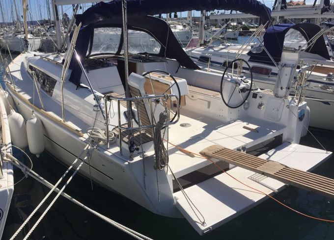 Dufour 382