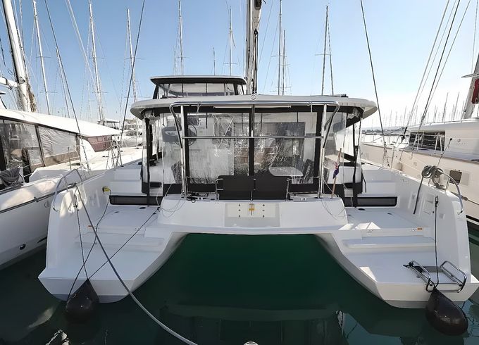 Lagoon 42