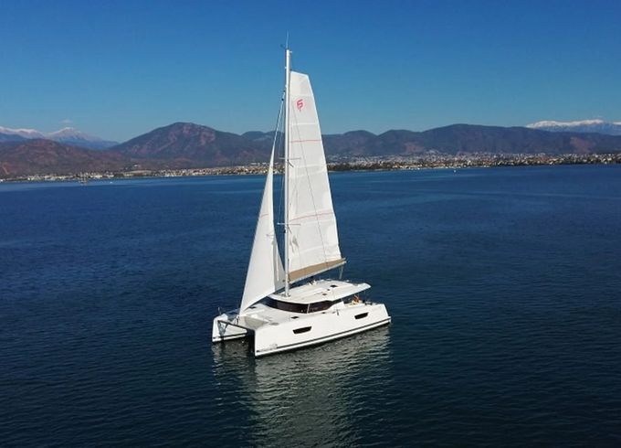Fountaine Pajot Astrea 42