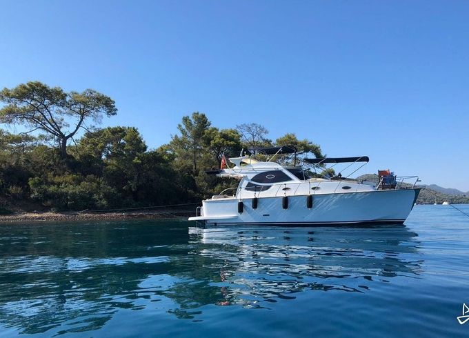 Custom Made Motoryacht