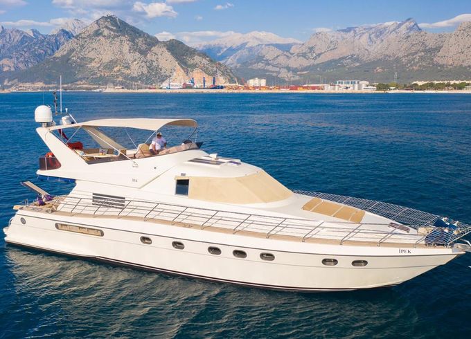Custom Made Motoryacht