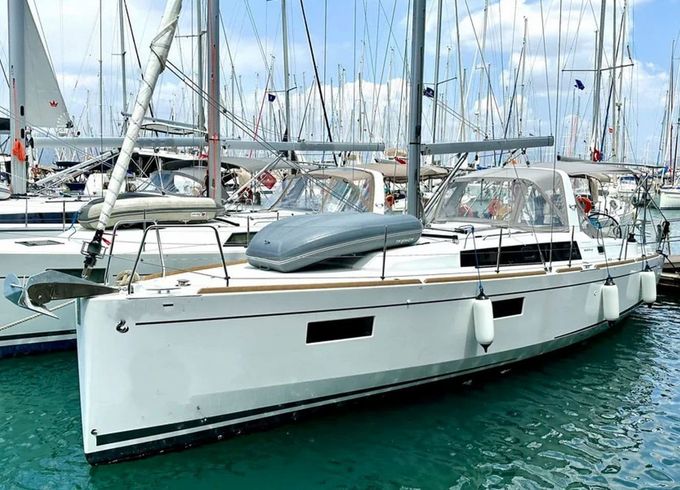 Beneteau Oceanis 38.1
