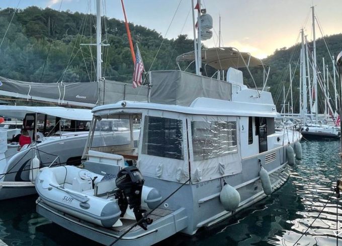 Beneteau Swift Trawler 44