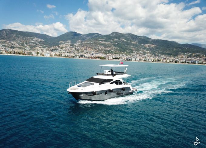 Custom Made Motoryacht