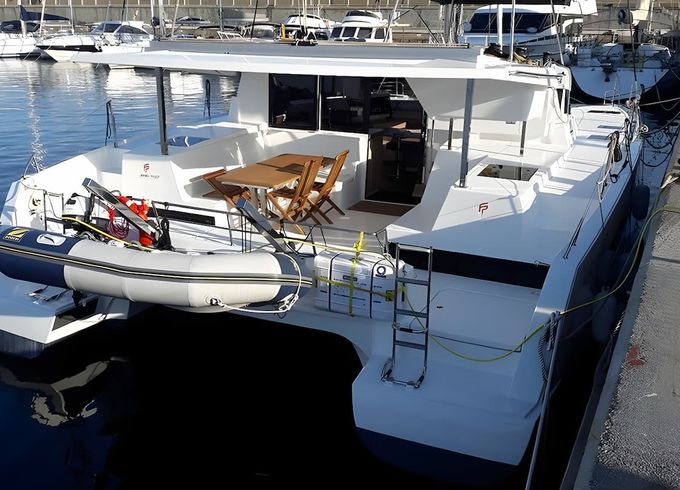 Fountaine Pajot Lucia 40