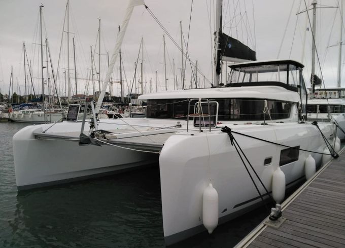 Lagoon 42