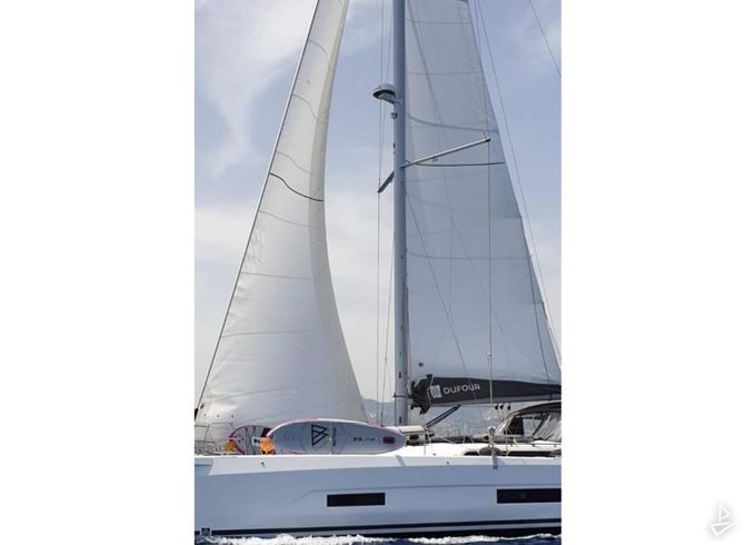 Dufour 470
