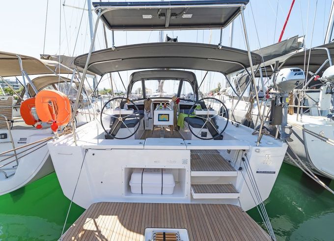 Dufour 390