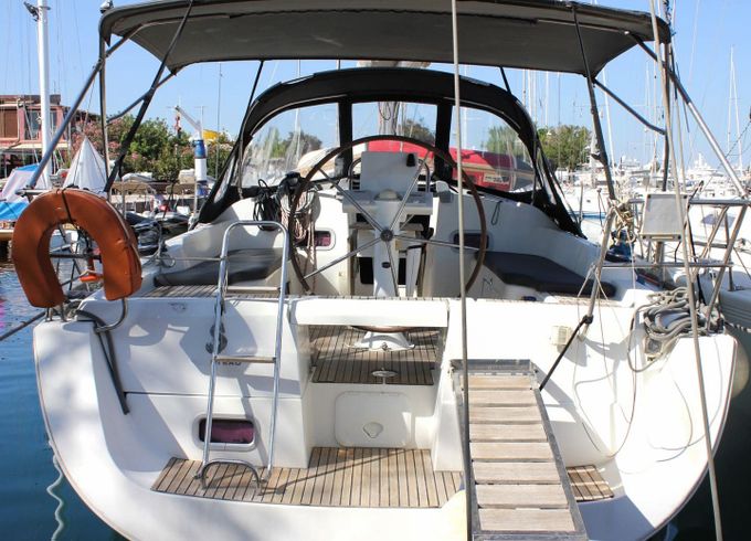 Beneteau Oceanis 37