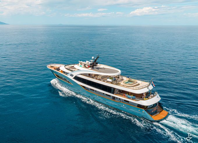 Custom Made Motoryacht