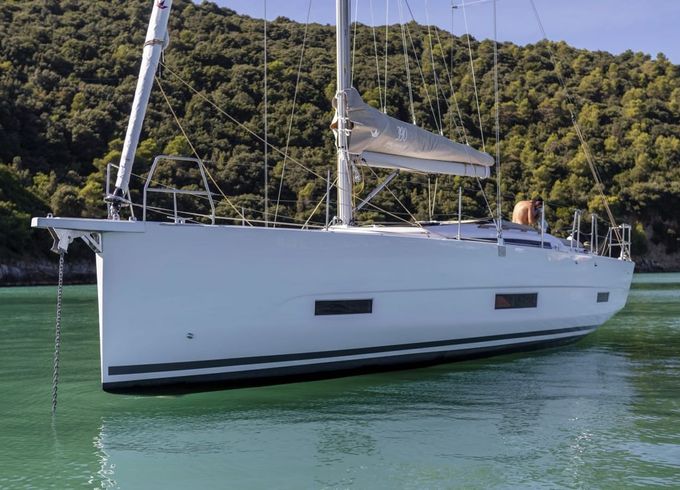 Dufour 390