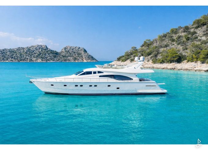 Ferretti Yachts 68
