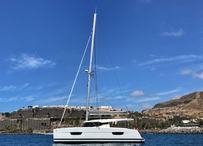 Fountaine Pajot Lucia 40