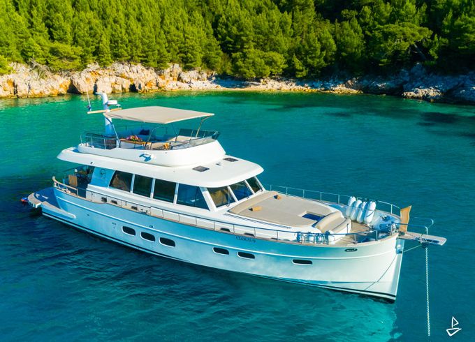 Custom Made Motoryacht