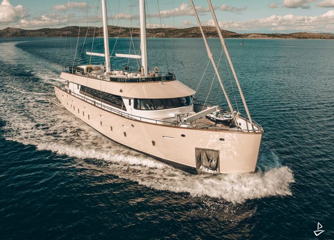 Custom Made Motoryacht