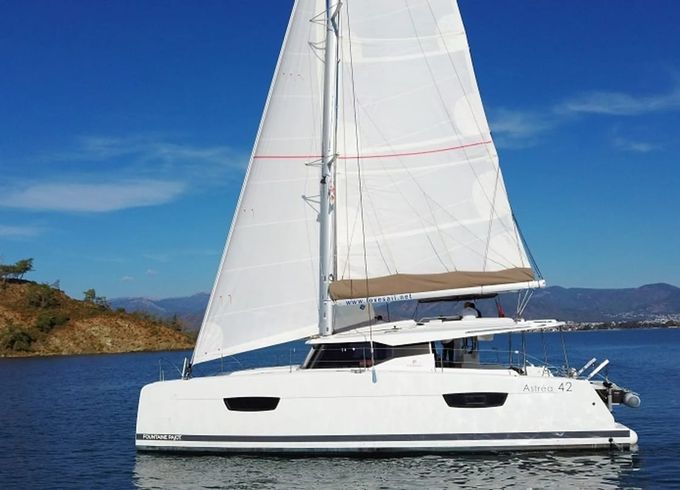Fountaine Pajot Astrea 42