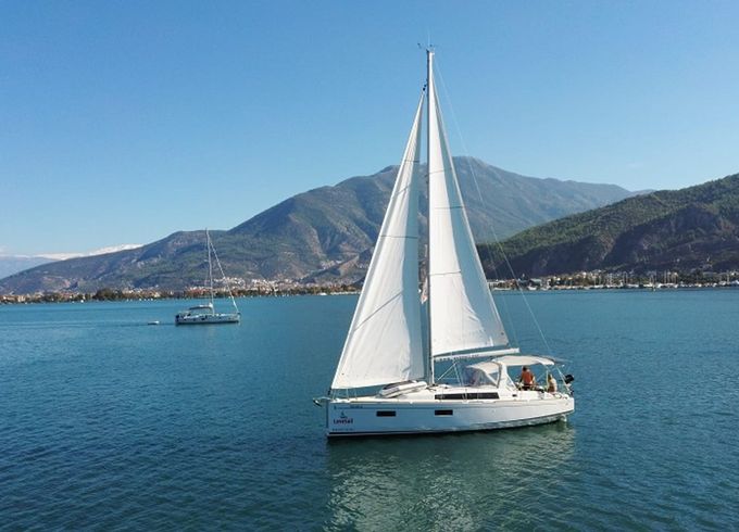 Beneteau Oceanis 38.1