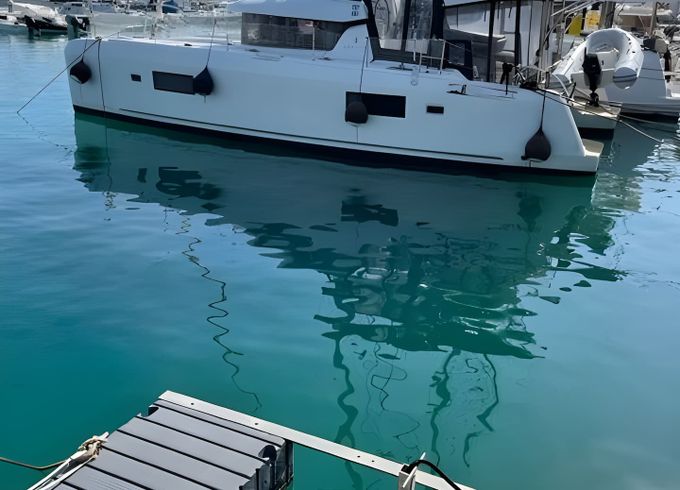 Lagoon 42