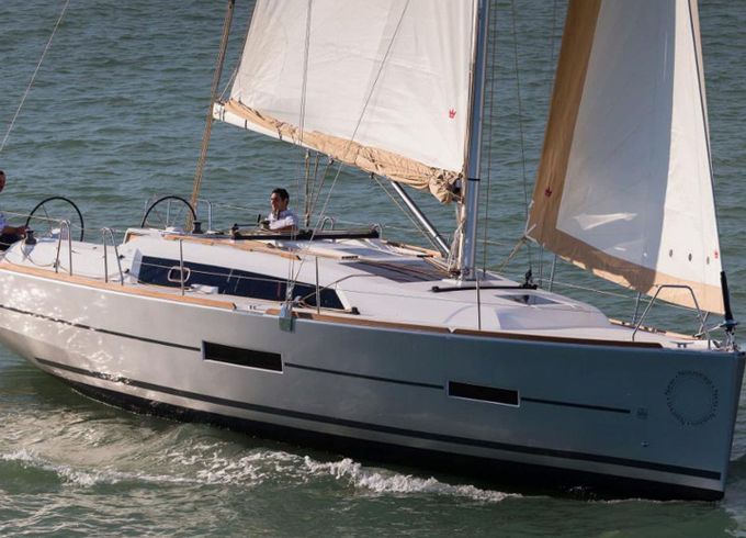 Dufour 382