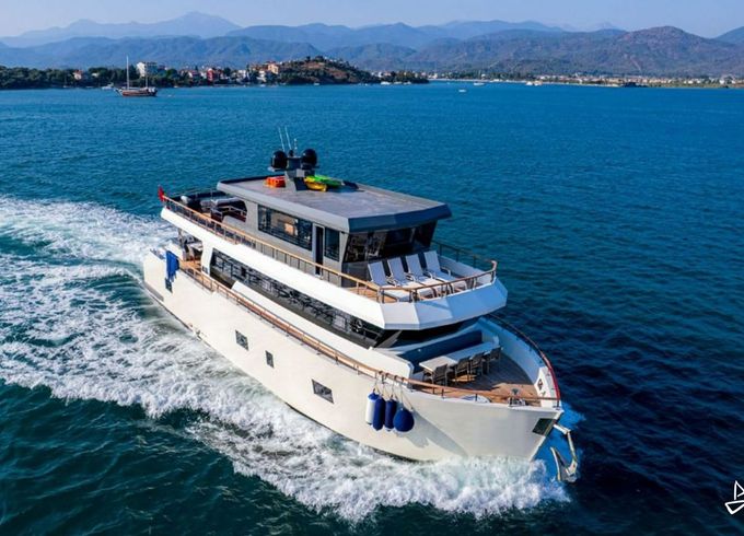 Custom Made Motoryacht