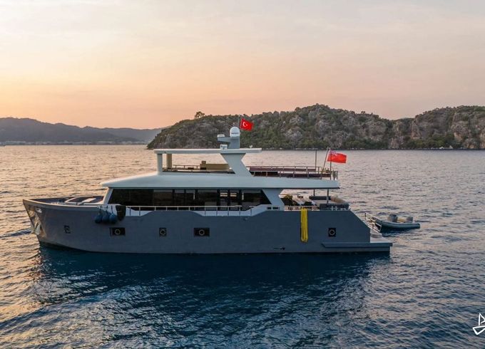 Custom Made Motoryacht