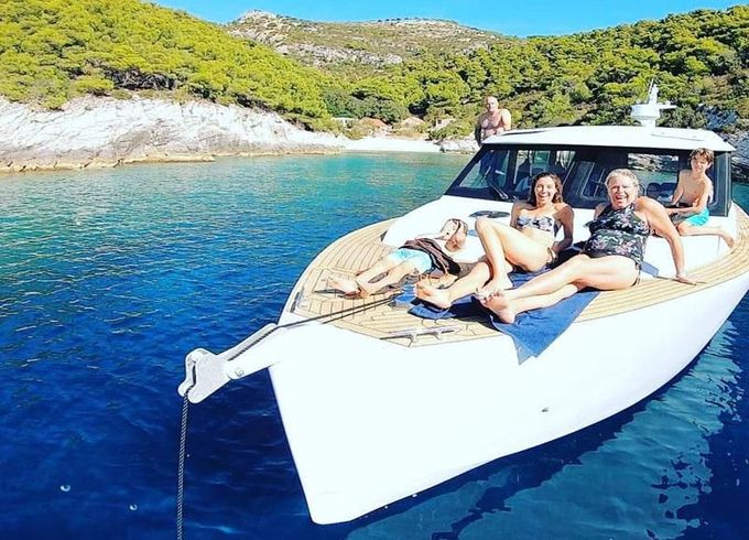 Colnago Marine 35 Cabin