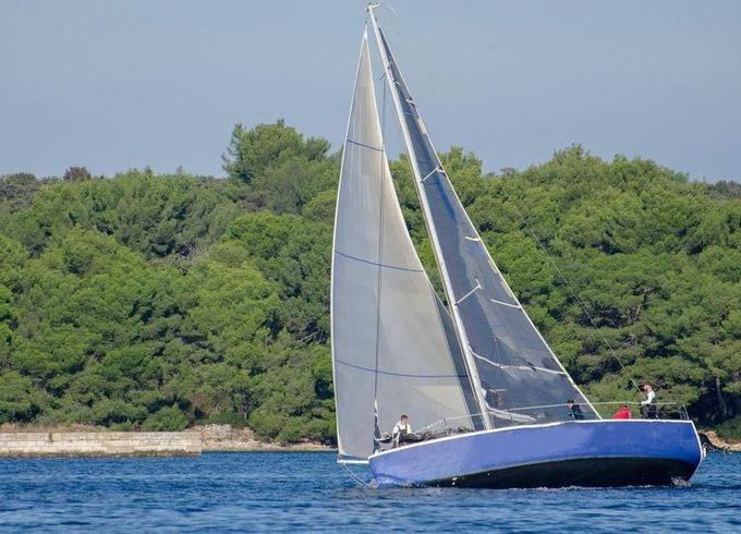 Evolution Yachts Racer