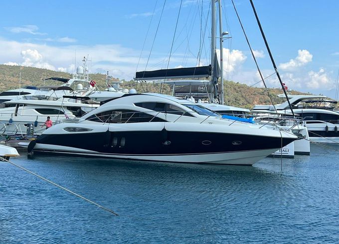Sunseeker Predator 52