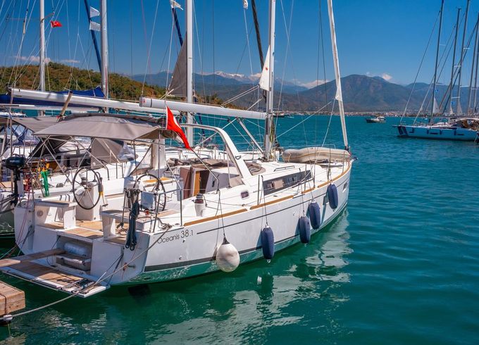 Beneteau Oceanis 38.1